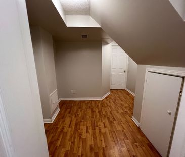 For Lease - 13 Grosbeak Crescent Unit# Basement, Toronto, Ontario - Photo 3