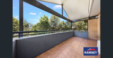 TOP FLOOR LIVING!! - Photo 5