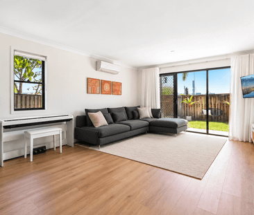 Largest Townhouse in the Complex – Spacious & Renovated! - Photo 1