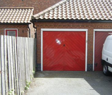 Edward Avenue (New), Newark, Nottinghamshire, NG24 - Photo 2
