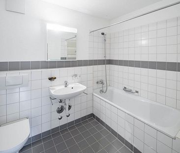 Helle 4.5-Zimmer-Wohnung mit Wintergarten im beliebten Breitequartier! - Photo 6