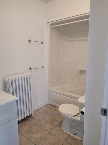 For Lease - 44 Bartonville Avenue Unit# 1, Toronto, Ontario - Photo 2