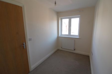 26 Henry Robertson Drive, Oswestry, SY11 3GY - Photo 2