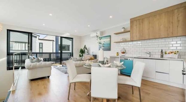 Townhouse 3 bedroom Mangere East - Photo 1