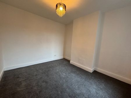 3 Bed Terraced House, Oak Road, M7 - Photo 5