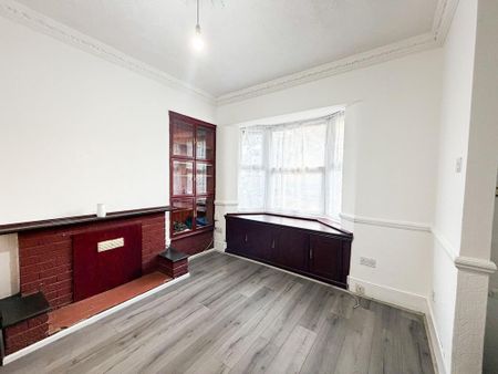 4 bedroom terraced house to rent - Photo 2