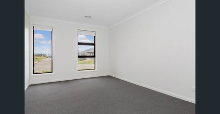 A Stunning Blend of Modern Design & Family Comfort - Photo 3