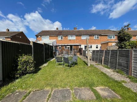 3 bedroom terraced house to rent - Photo 4