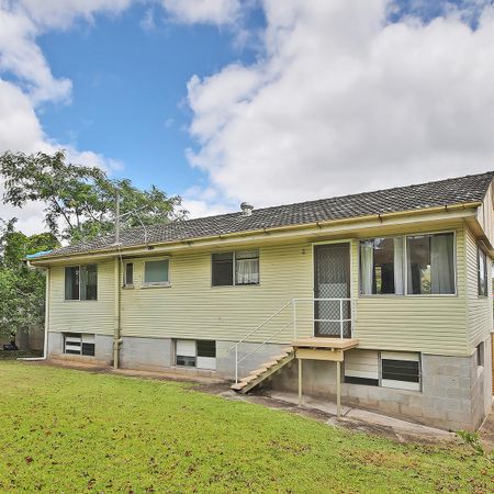 Cozy 3-Bedroom Home for Rent - Aged Charm Awaits! - Photo 5