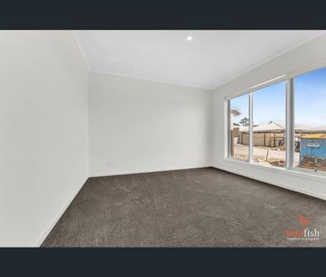 Executive style 4 bedroom home in the Stoneleigh Grove Estate, Loga... - Photo 1