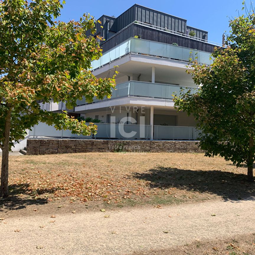 A Louer Appartement 3 Pièces De 65 M² Avec Grande Terrasse De 48 M² + Deux Places De Stationnements Privative -sainte Luce Sur Loire - Photo 1