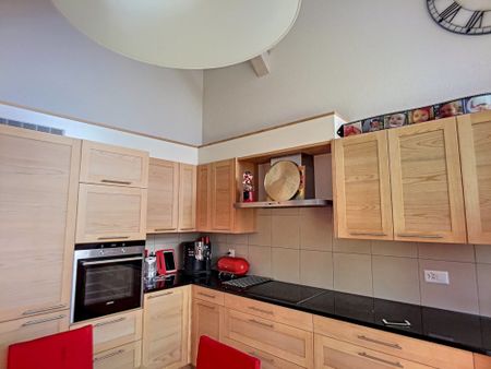 Bel appartement spacieux de 4 pièces aux combles - Foto 3