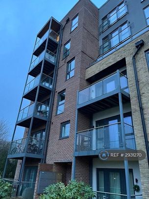 1 bedroom penthouse to rent - Photo 1
