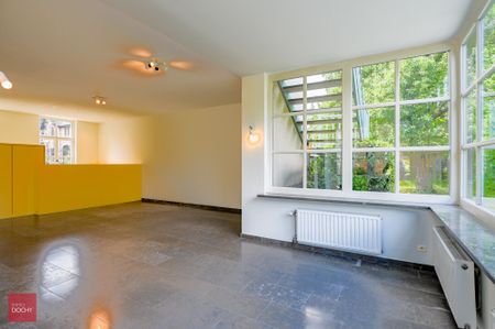 Centraal gelegen praktijkruimte of bureel met woonst | Statiestraat - Photo 2