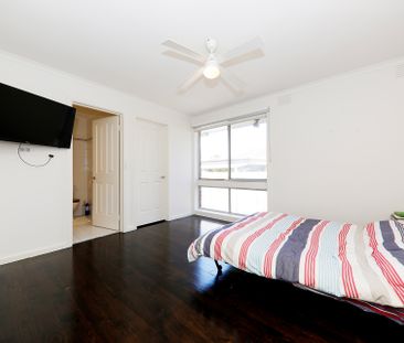 Title Superbly Located, Ideal for a growing family!! - Photo 3