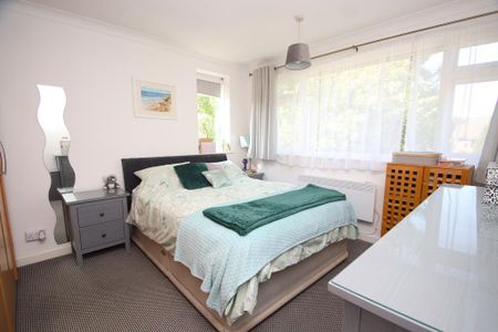 2 bedroom maisonette to rent - Photo 4