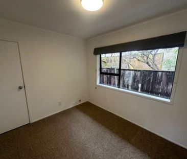 2 Bedrooms Plus Study - Photo 5