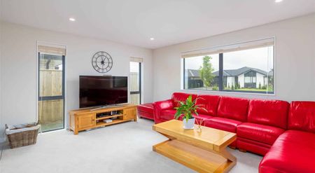 A Spacious Halswell Gem! - Photo 4