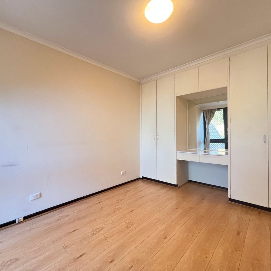 Cosy Apartment in the Heart of Box Hill - Photo 1