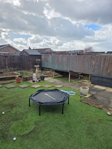 2 Bed Bungalow, Kincraig Road, LE4 - Photo 3