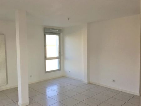 Bel appartement T5 au dernier étage rue de Tauzin Bordeaux - Photo 2