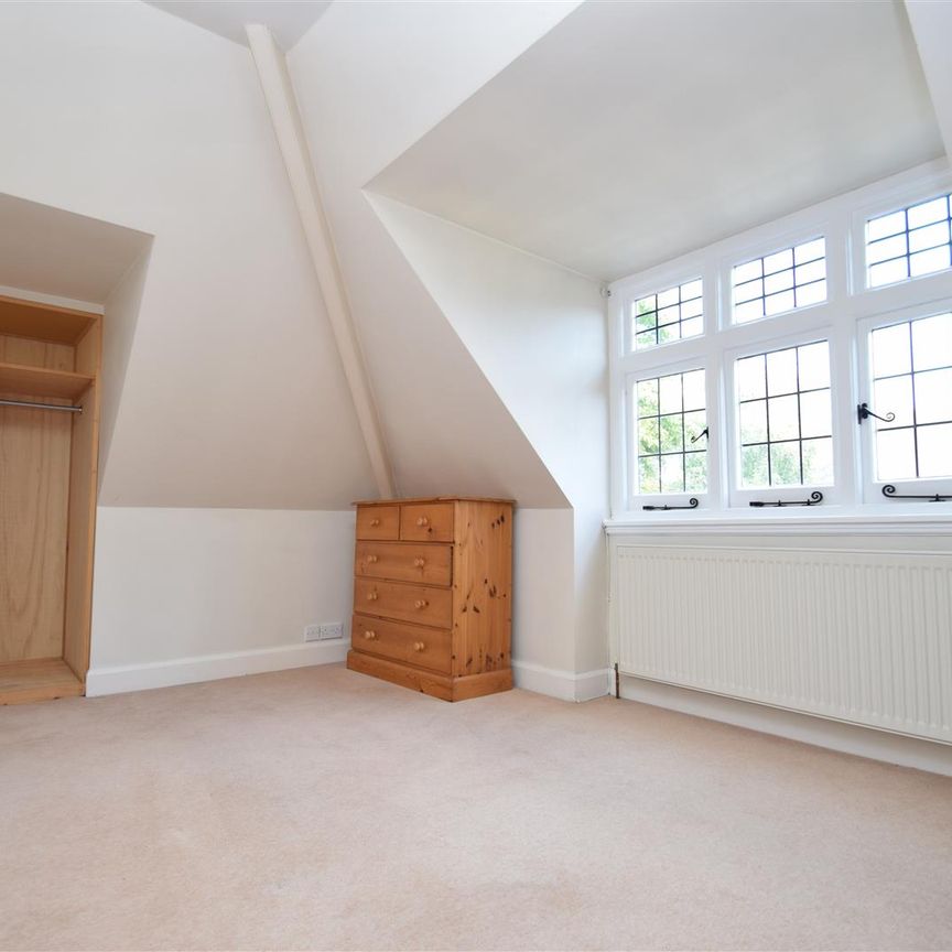 Greenbank, Green Lane, Northwood, HA6 - Photo 1