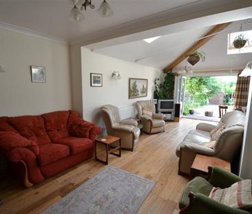 3 bedroom semi-detached house to rent - Photo 4