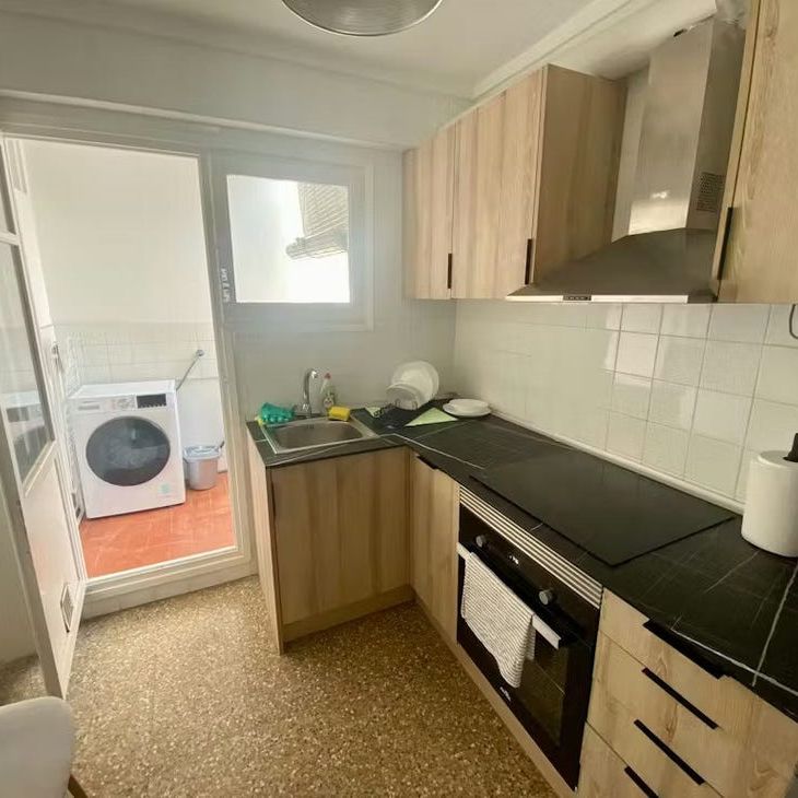 Avinguda de la Malva-Rosa, Valencia, Valencian Community 46011 - Photo 1