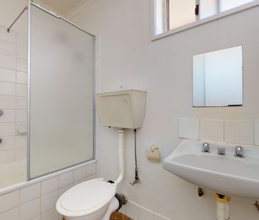 CENTRAL THORNBURY LOCATION! - Photo 5