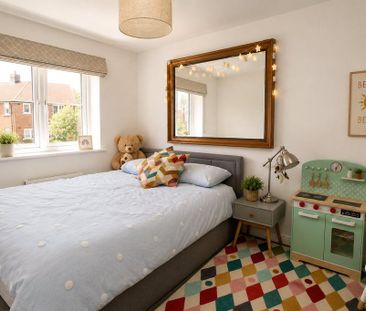 4 bedroom semi-detached house to rent - Photo 6