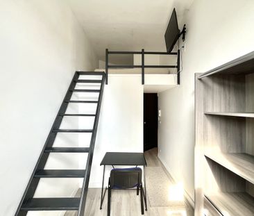 Location Appartement 11 pièces 253m² ROUBAIX 59100 - Photo 4