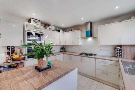 Halsbury Road West, Northolt, UB5 - Photo 4