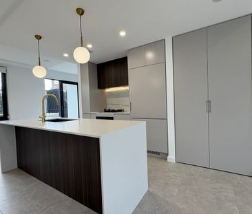 Brand New Modern 3-Bedroom Plus Study Townhouse – Prime Eastwood Lo... - Photo 6