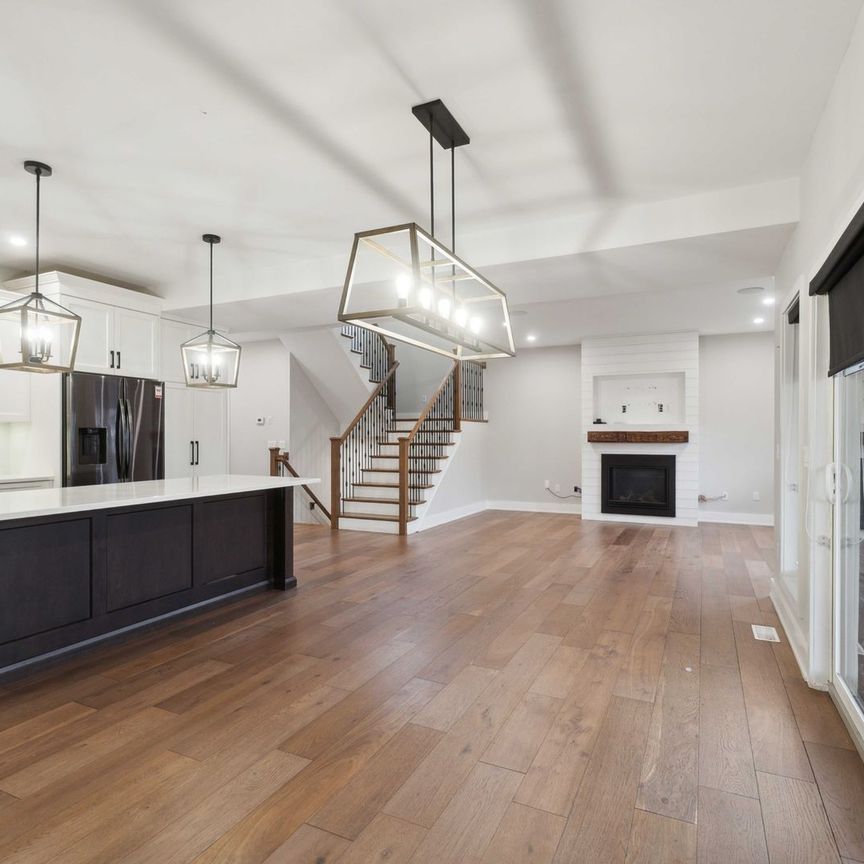 For Lease - 210 South Pelham Road, Welland, Ontario - Photo 1