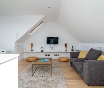 Flat 4, 62 Comeragh Road, London - Photo 1