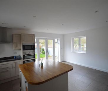 3 bedroom detached house to rent - Photo 4