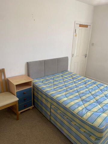 Room in a Shared House, Luckwell Road, BS3 - Photo 3