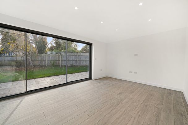 Eshan drive, Kent, London - Photo 1