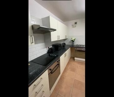 7 Bed Detached House, Estcourt Terrace, LS6 - Photo 6