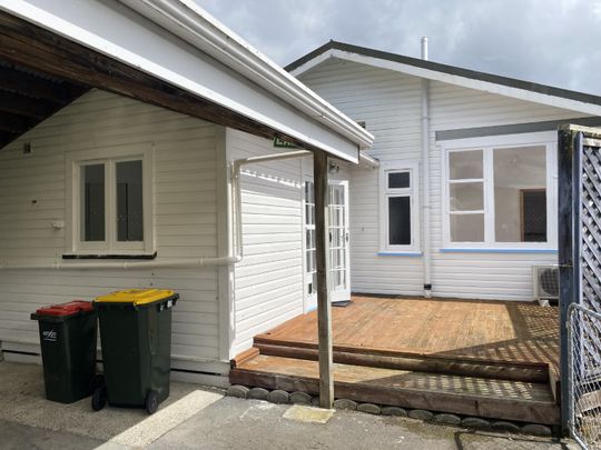 3 Bedroom home with sunroom in Boulcott - Photo 1