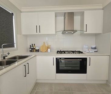 26 Thulian Street, Clyde North VIC 3978 - House For Rent | Domain - Photo 3
