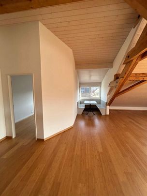 Viel Platz mit grossem Balkon und Weitsicht - Foto 1