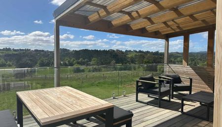 Charming 2-Bedroom home in Taupaki - Photo 4