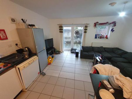 8 bedroom house to rent - Photo 4