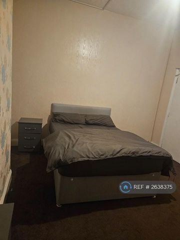 1 bedroom in a house share to rent - Photo 5