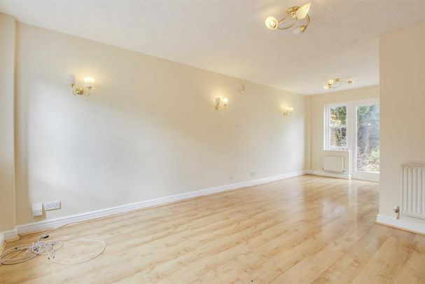 3 bedroom end of terrace house to rent - Photo 1