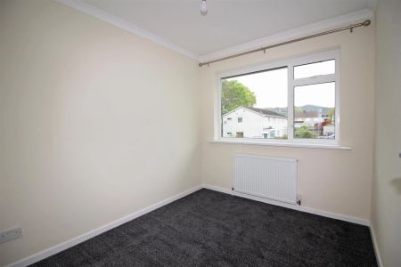 3 Bedroom House - Detached - Photo 3