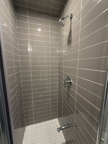 One plus den condo for rent in Oakville - Photo 3