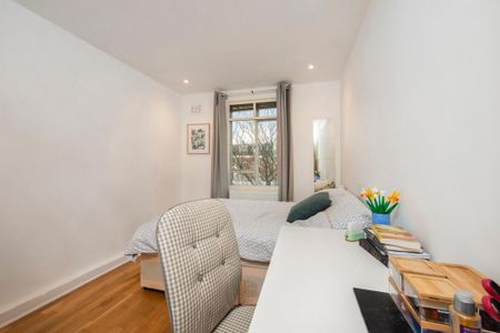 3 bedroom flat to rent - Photo 3