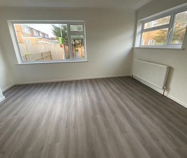 Freshbrook Road, Lancing - Photo 1